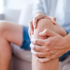 Totalna biologia bólu kolana: Zrozumienie przyczyn i leczenia